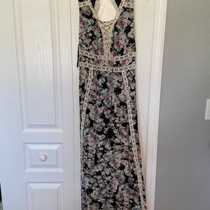 Lulu’s exposed back floral dress